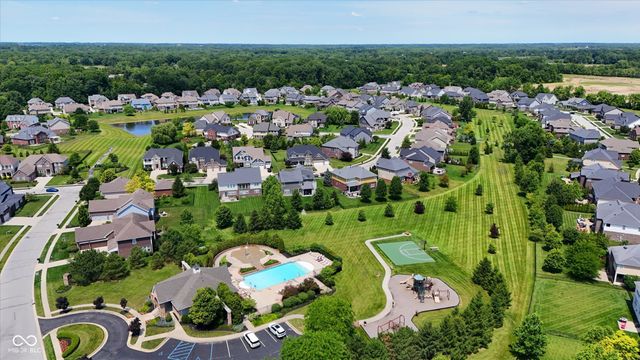 11137 Glen Avon Way, Zionsville, IN 46077