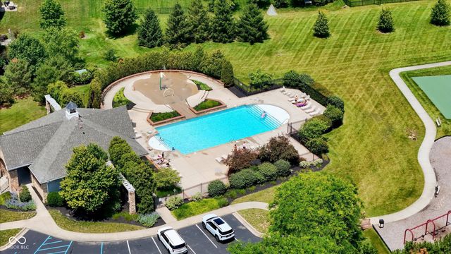11137 Glen Avon Way, Zionsville, IN 46077