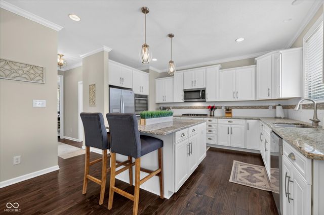 11137 Glen Avon Way, Zionsville, IN 46077