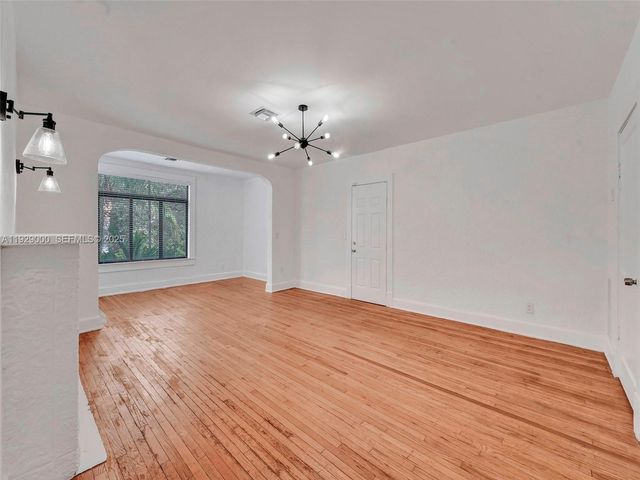 1656 Polk St 9, Hollywood, FL 33020