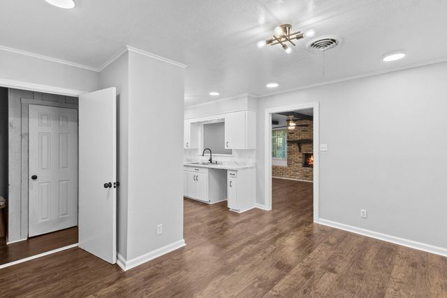 98 Orgain Street, Beaumont, TX 77707