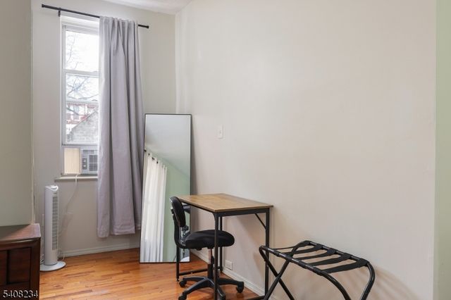 13 W 16Th St, Bayonne City, NJ 07002