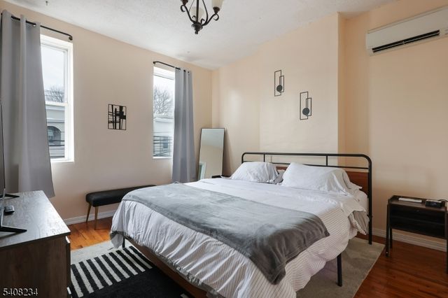 13 W 16Th St, Bayonne City, NJ 07002