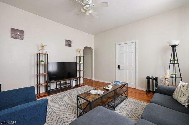 13 W 16Th St, Bayonne City, NJ 07002