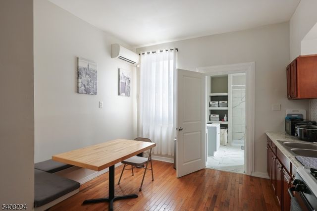 13 W 16Th St, Bayonne City, NJ 07002