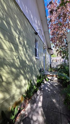 4912 E SERENA DRIVE, Tampa, FL 33617