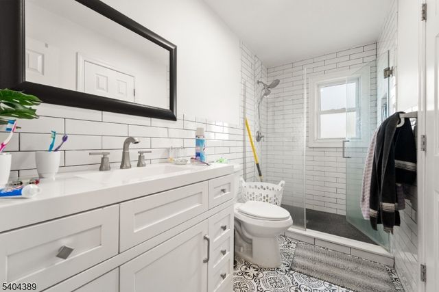 5 Jessie St, Carteret Boro, NJ 07008