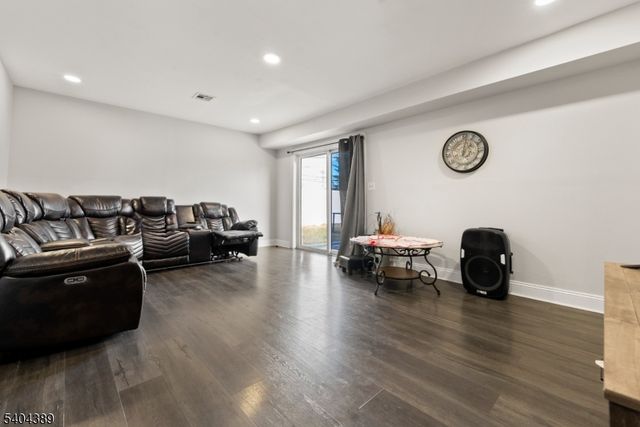 5 Jessie St, Carteret Boro, NJ 07008