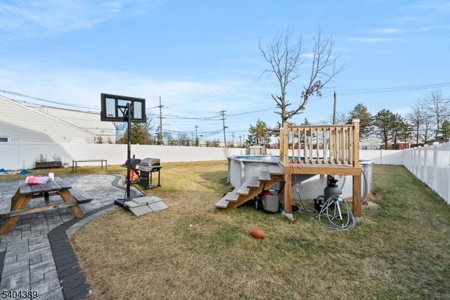 5 Jessie St, Carteret Boro, NJ 07008