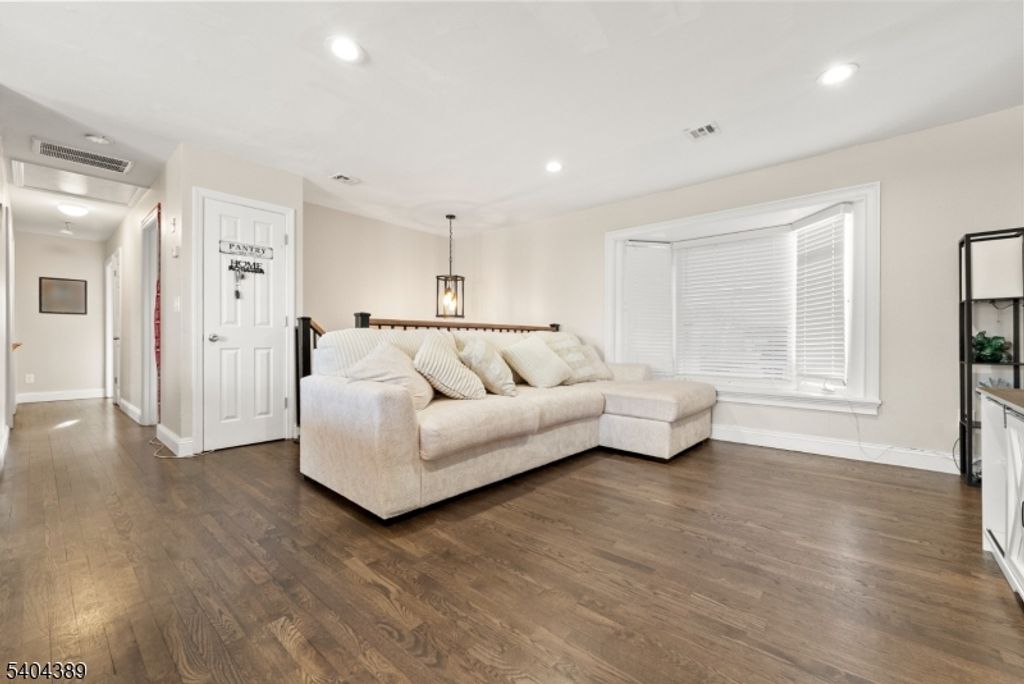 5 Jessie St, Carteret Boro, NJ 07008 — photo 2