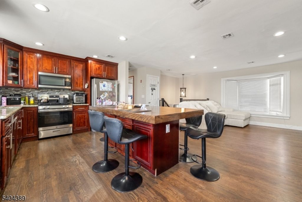 5 Jessie St, Carteret Boro, NJ 07008 — photo 3