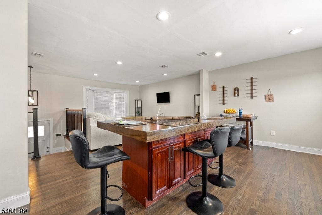 5 Jessie St, Carteret Boro, NJ 07008 — photo 4