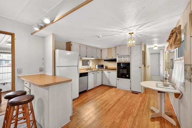 11914 HICKORY LANE, Tavares, FL 32778