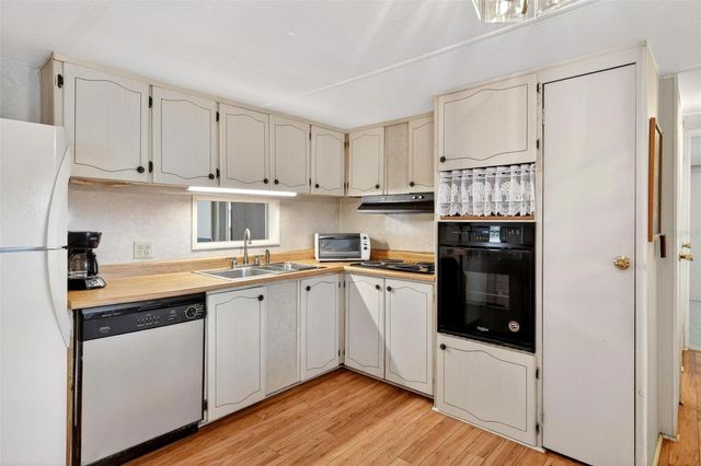 11914 HICKORY LANE, Tavares, FL 32778