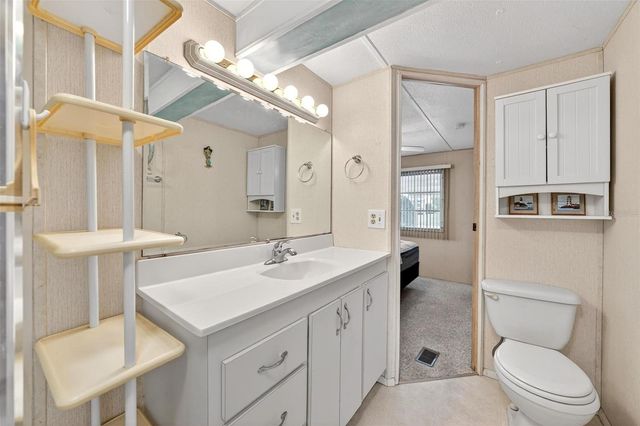 11914 HICKORY LANE, Tavares, FL 32778