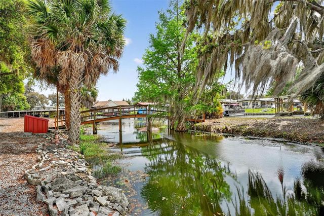 11914 HICKORY LANE, Tavares, FL 32778