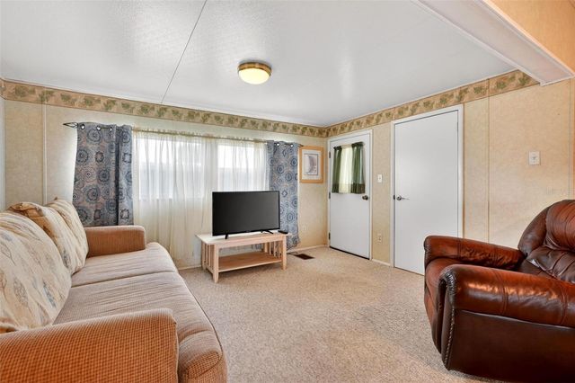 11914 HICKORY LANE, Tavares, FL 32778