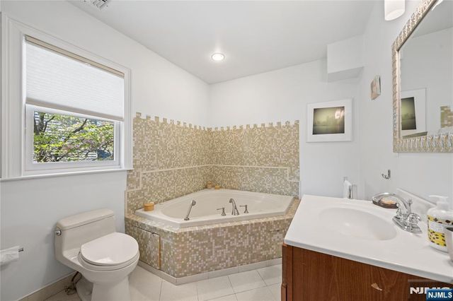 76 High Street, Nutley, NJ 07110