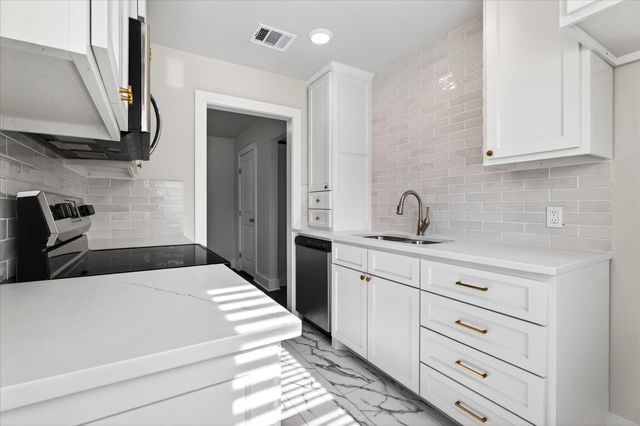 806 Denton, Denton, TX 76201