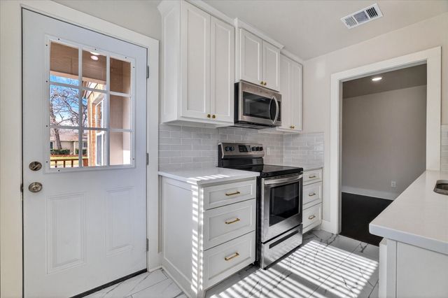 806 Denton, Denton, TX 76201