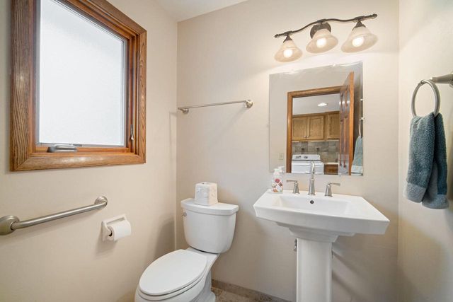 3390 N Knoll BOULEVARD, Wauwatosa, WI 53222