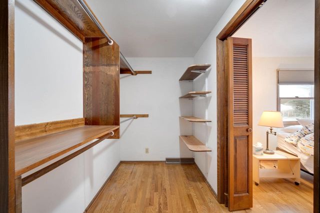 3390 N Knoll BOULEVARD, Wauwatosa, WI 53222