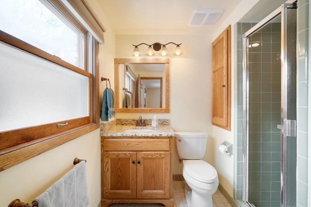 3390 N Knoll BOULEVARD, Wauwatosa, WI 53222