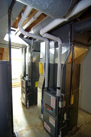 3390 N Knoll BOULEVARD, Wauwatosa, WI 53222