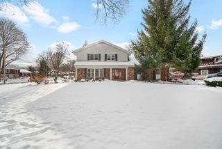 3390 N Knoll BOULEVARD, Wauwatosa, WI 53222