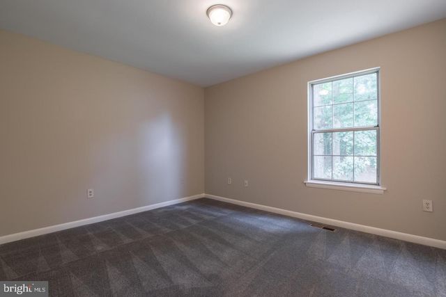 5592 SHANNON CT, Woodbridge, VA 22193