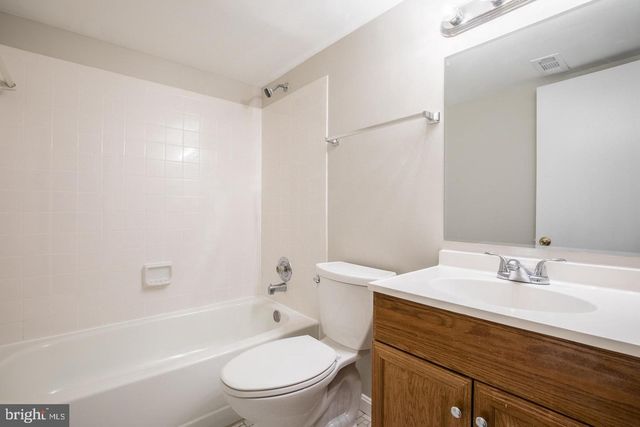 5592 SHANNON CT, Woodbridge, VA 22193