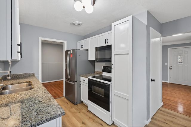 7614 Chicago Avenue S, Richfield, MN 55423