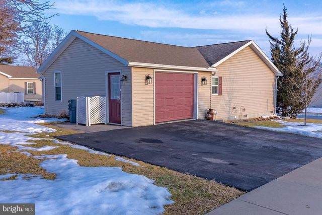 28 QUARTZ LN, Annville, PA 17003