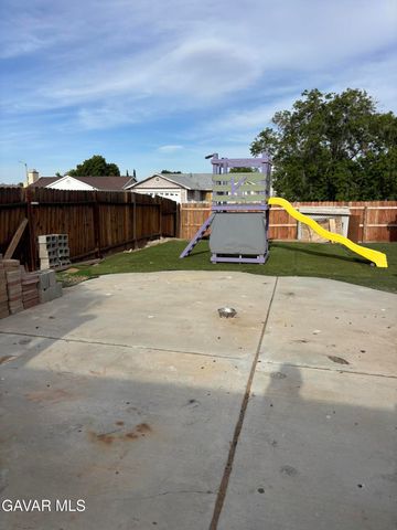 3107 E Avenue R-5, Palmdale, CA 93550