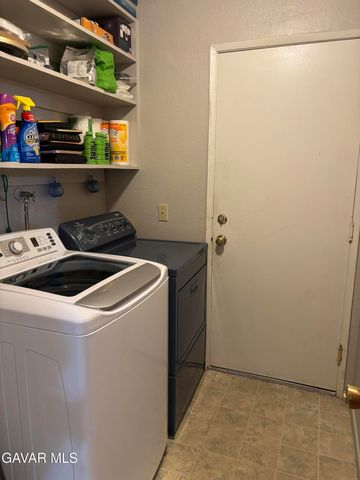 3107 E Avenue R-5, Palmdale, CA 93550