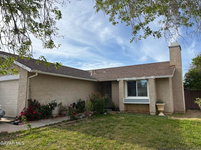 3107 E Avenue R-5, Palmdale, CA 93550