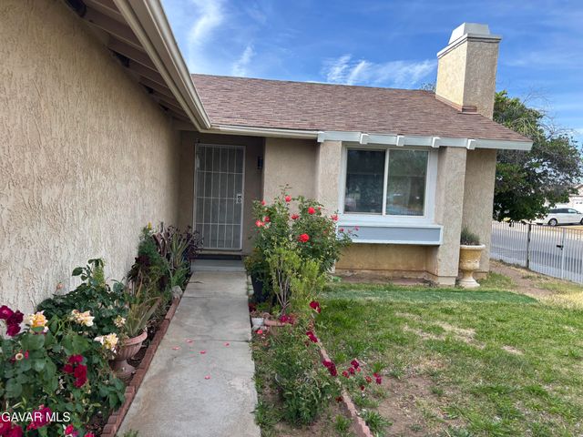 3107 E Avenue R-5, Palmdale, CA 93550