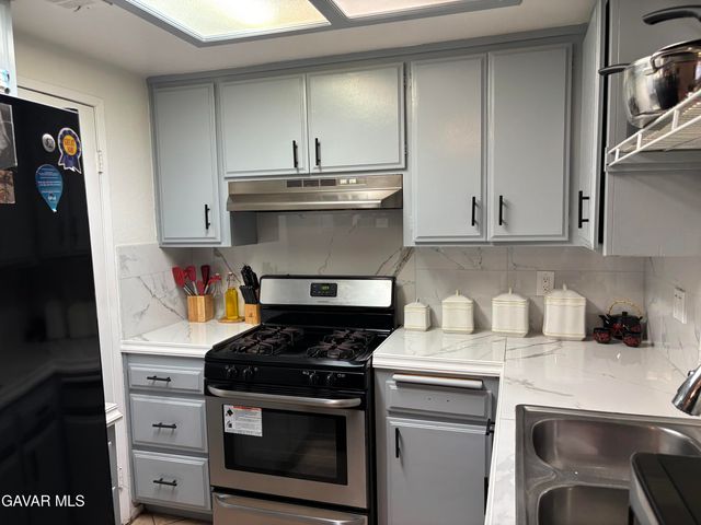 3107 E Avenue R-5, Palmdale, CA 93550