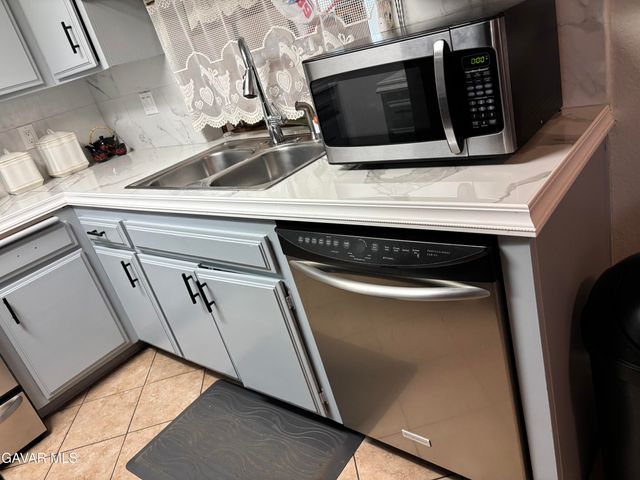3107 E Avenue R-5, Palmdale, CA 93550