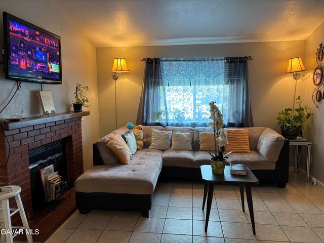 3107 E Avenue R-5, Palmdale, CA 93550