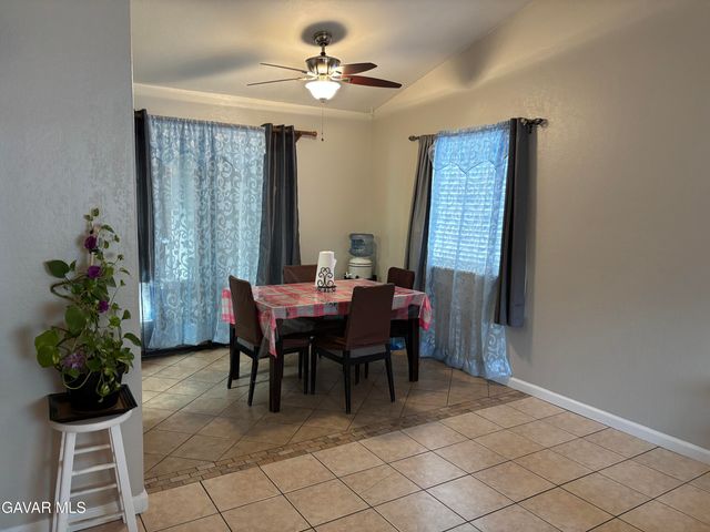 3107 E Avenue R-5, Palmdale, CA 93550
