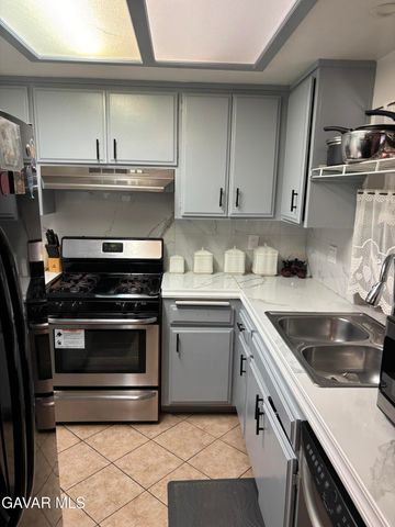 3107 E Avenue R-5, Palmdale, CA 93550