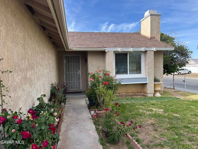 3107 E Avenue R-5, Palmdale, CA 93550