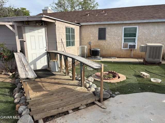 3107 E Avenue R-5, Palmdale, CA 93550