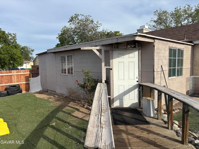 3107 E Avenue R-5, Palmdale, CA 93550