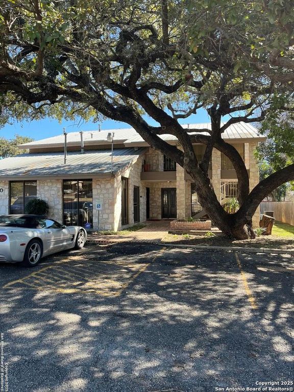 9510 Tioga Drive, San Antonio, TX 78230