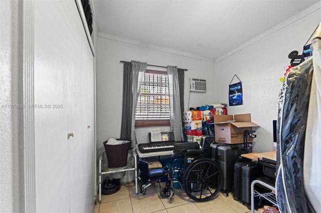 3140 NW 59th St, Miami, FL 33142