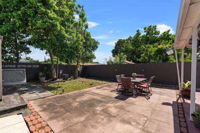 3140 NW 59th St, Miami, FL 33142