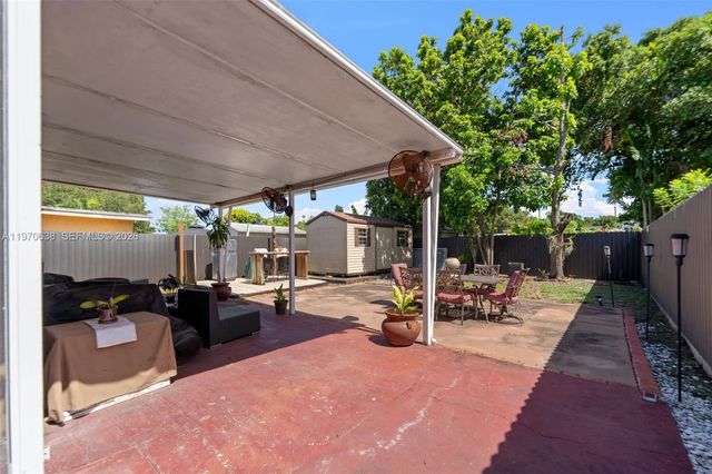 3140 NW 59th St, Miami, FL 33142