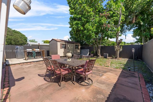 3140 NW 59th St, Miami, FL 33142